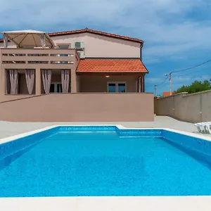 Appartement Krzak, Nin